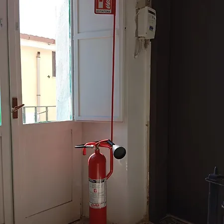 Il Palazzo לינה וארוחת בוקר סירלה