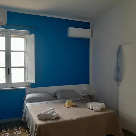 فندق مبيت وإفطار Il Palazzo سيريلا