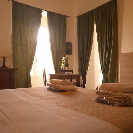 Il Palazzo فندق مبيت وإفطار سيريلا