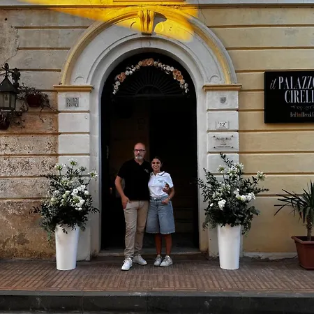 Il Palazzo فندق مبيت وإفطار سيريلا
