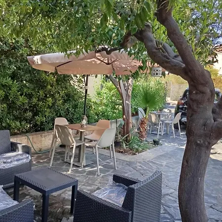 Alojamento de Acomodação e Pequeno-almoço Bb Il Palazzo 3*